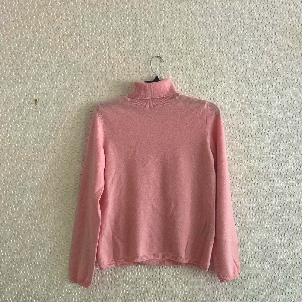 Pink Malo cashmere turtleneck
